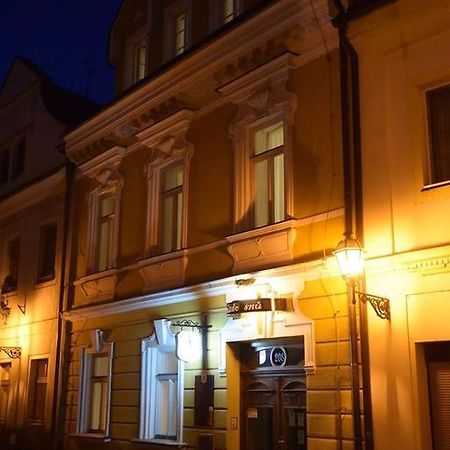 Hnizdo Snu Hotel Hradec Kralove Exterior photo