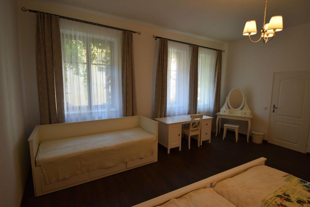Hnizdo Snu Hotel Hradec Kralove Room photo